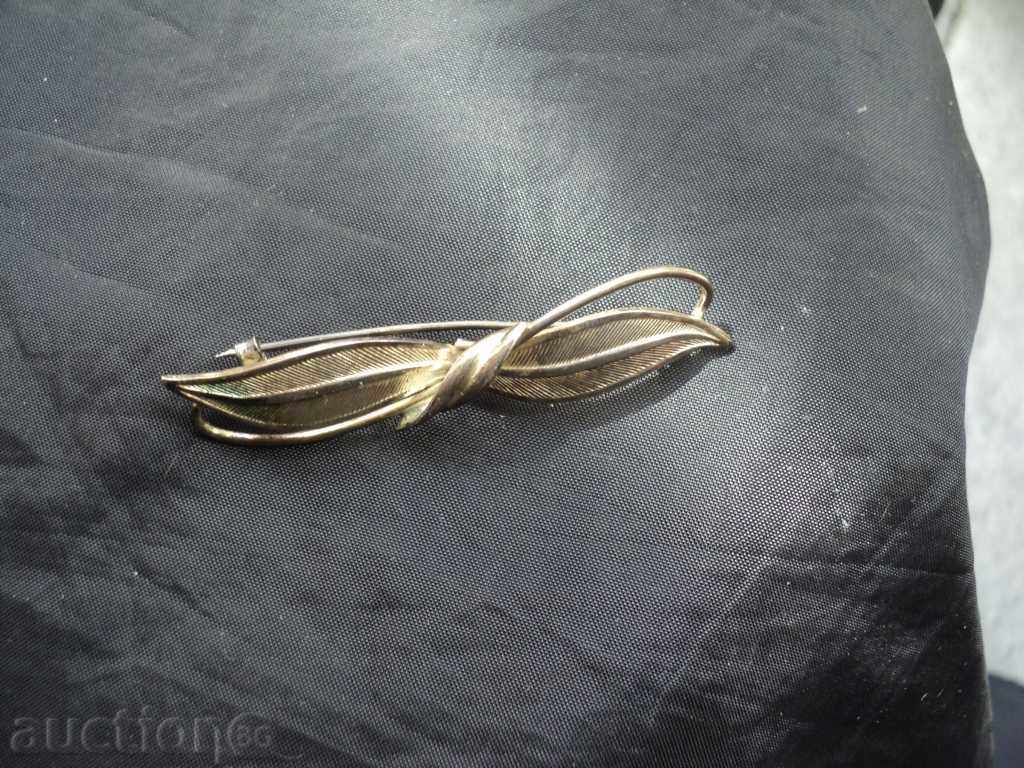 Frumos brosa vechi. cu preț 20.00 BGN | € 10.23