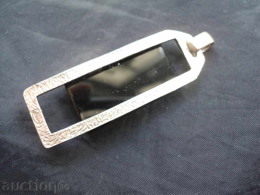 Παράδοση Πουλήστε όμορφο ασημένιο μενταγιόν. Παράδοση Πουλήστε όμορφο ασημένιο μενταγιόν.