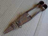 Стара ножица за подстригване на животни