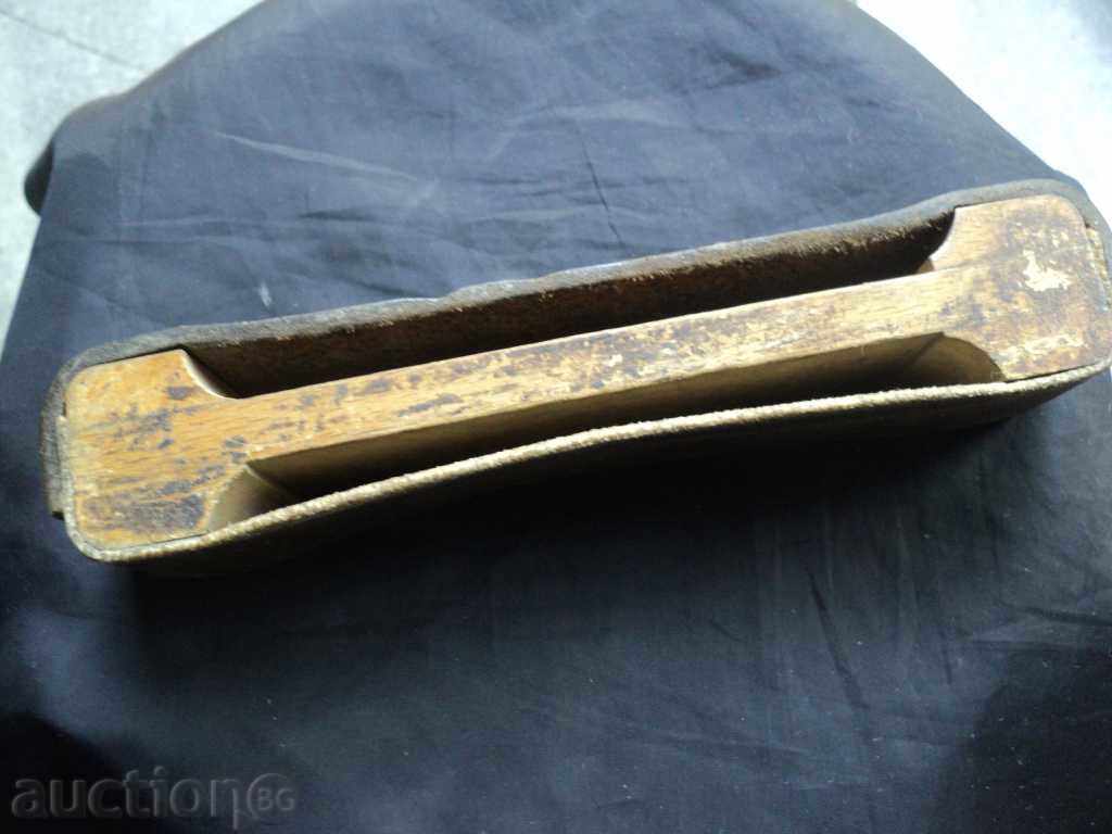 An old razor blade. with price 15.00 BGN | € 7.67 An old razor blade. with price 15.00 BGN | € 7.67