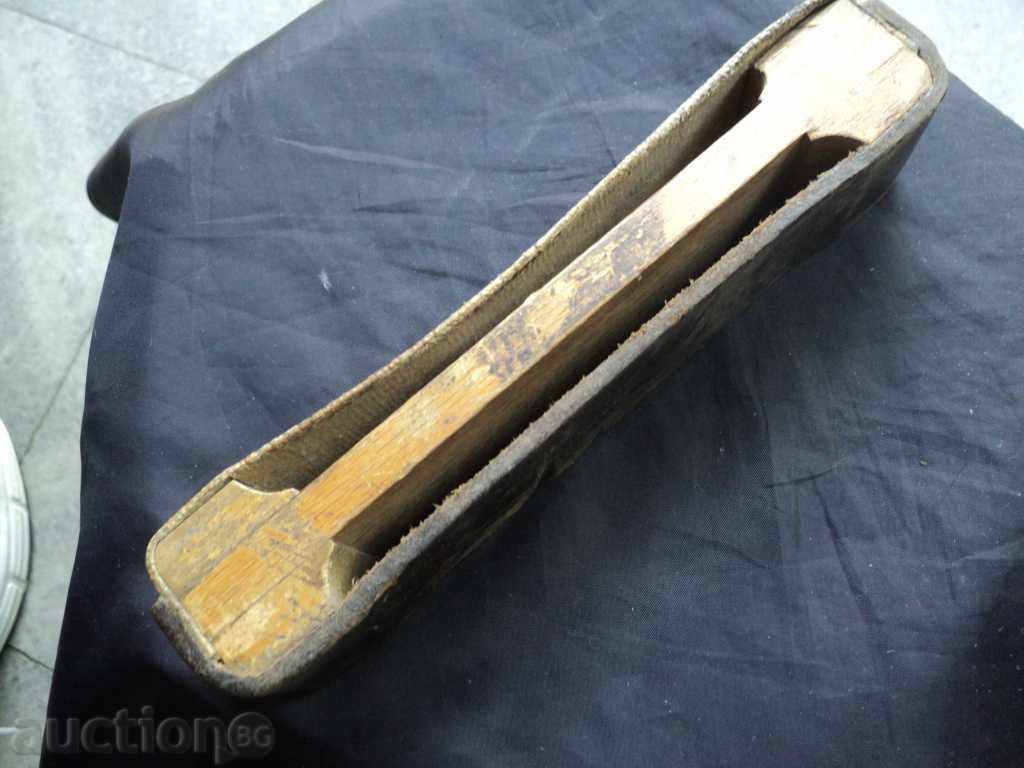 Delivery of An old razor blade. Delivery of An old razor blade.