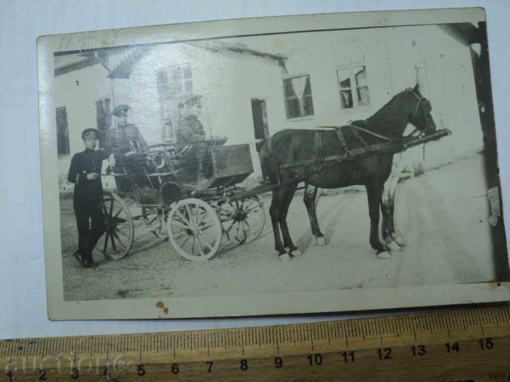 ВОЕННА СНИМКА -ОФИЦЕР, ФАЙТОН. с цена 10.00 лв. | € 5.11 ВОЕННА СНИМКА -ОФИЦЕР, ФАЙТОН. с цена 10.00 лв. | € 5.11