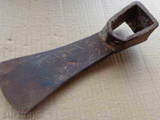 Old forged turntable, wrought iron, picking, tool, top with price 42.00 BGN | € 21.47 Old forged turntable, wrought iron, picking, tool, top with price 42.00 BGN | € 21.47