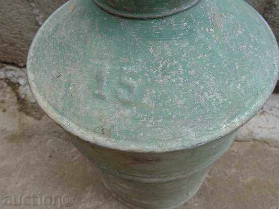 Auction An old metal dump for milk, bucket, bucket Auction An old metal dump for milk, bucket, bucket