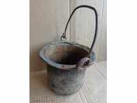 Old cauldron, copper vessel, bucket, copper cauldron, bucket of gum