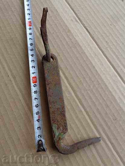 Old latch, wrought iron, lock, primitive with price 24.00 BGN | € 12.27 Old latch, wrought iron, lock, primitive with price 24.00 BGN | € 12.27