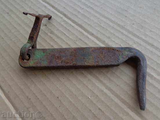 Auction Old latch, wrought iron, lock, primitive Auction Old latch, wrought iron, lock, primitive