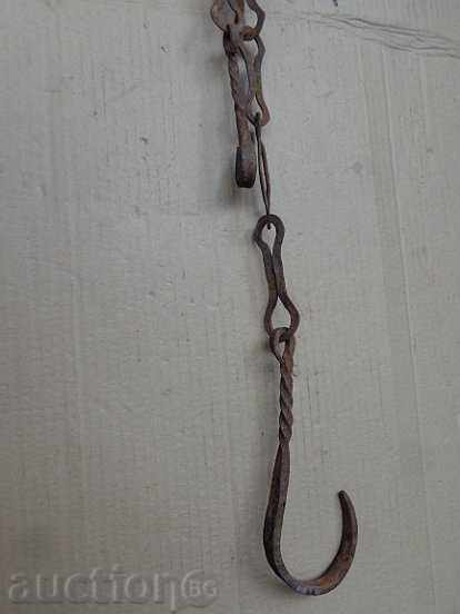 Παράδοση Παλιά εστία της αλυσίδας, σφυρήλατο σίδερο, παλιά πρωτόγονη Παράδοση Παλιά εστία της αλυσίδας, σφυρήλατο σίδερο, παλιά πρωτόγονη