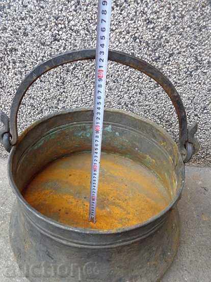 Delivery of Old harania, copper vessel, large cauldron, copper, dustpan Delivery of Old harania, copper vessel, large cauldron, copper, dustpan