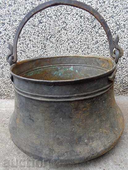 Old harania, copper vessel, large cauldron, copper, dustpan Old harania, copper vessel, large cauldron, copper, dustpan