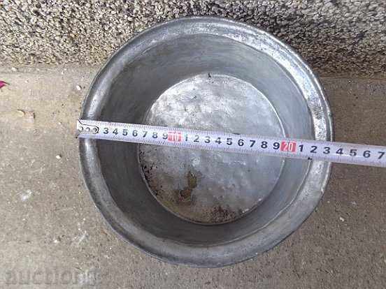 An old copper saucepan, a baker, a copper pot, a boiler with price 53.00 BGN | € 27.10 An old copper saucepan, a baker, a copper pot, a boiler with price 53.00 BGN | € 27.10