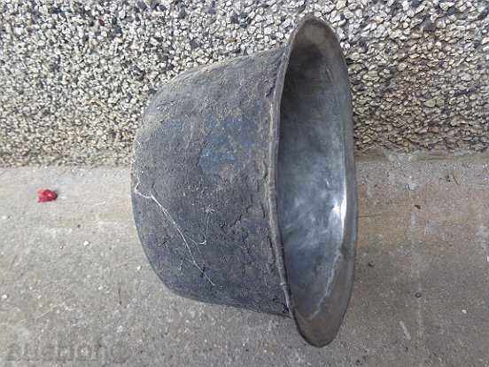 Delivery of An old copper saucepan, a baker, a copper pot, a boiler Delivery of An old copper saucepan, a baker, a copper pot, a boiler