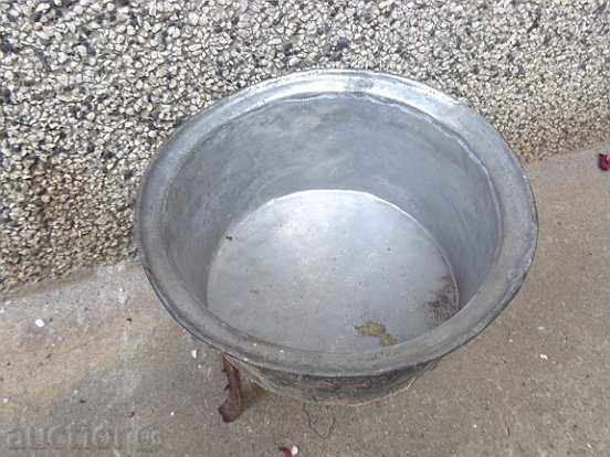 An old copper saucepan, a baker, a copper pot, a boiler - 5 An old copper saucepan, a baker, a copper pot, a boiler - 5