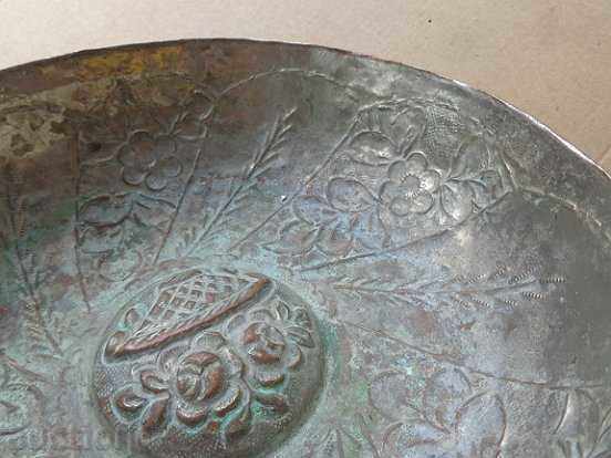 Renaissance copper bowl with figures, sahane, baker, fructy with price 216.00 BGN | € 110.44 Renaissance copper bowl with figures, sahane, baker, fructy with price 216.00 BGN | € 110.44