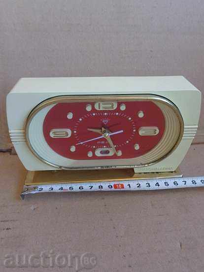 Soz alarm clock, desktop clock, China 80s, works with price 43.00 BGN | € 21.99 Soz alarm clock, desktop clock, China 80s, works with price 43.00 BGN | € 21.99