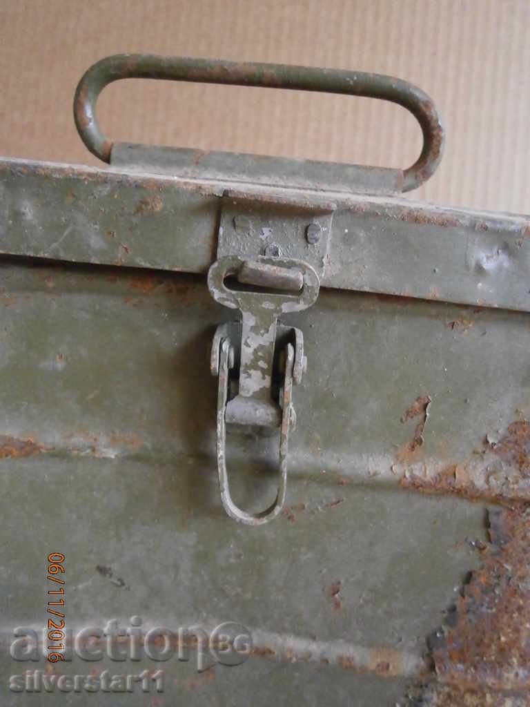 Auction military army metal box WW2 WWII box for ammunition Auction military army metal box WW2 WWII box for ammunition