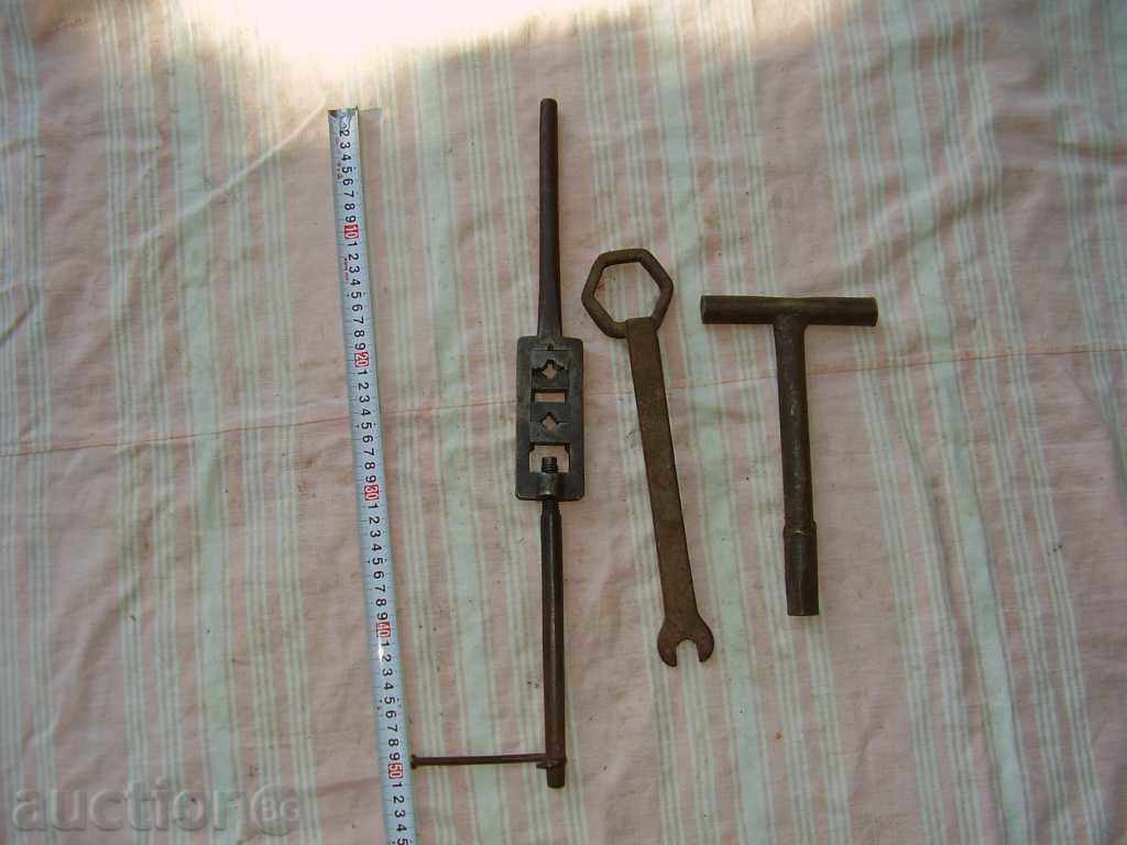 Auction An Antique "Thimble for Non-Standard Threads" Auction An Antique "Thimble for Non-Standard Threads"