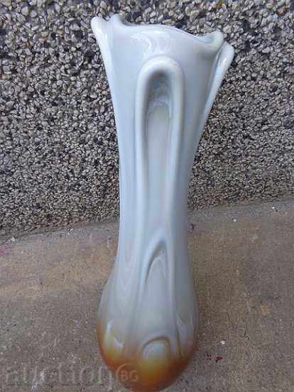 Old porcelain vase, porcelain colored glass with price 39.00 BGN | € 19.94 Old porcelain vase, porcelain colored glass with price 39.00 BGN | € 19.94