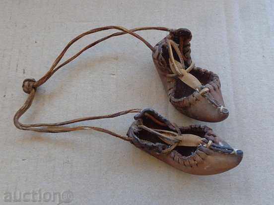 A pair of unused baby sneakers from chinese ORIGINAL with price 66.00 BGN | € 33.75