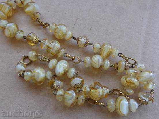 An old necklace, a jewel, a jewel, a necklace - 5 An old necklace, a jewel, a jewel, a necklace - 5