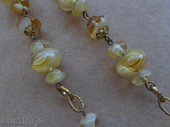 An old necklace, a jewel, a jewel, a necklace - 6 An old necklace, a jewel, a jewel, a necklace - 6