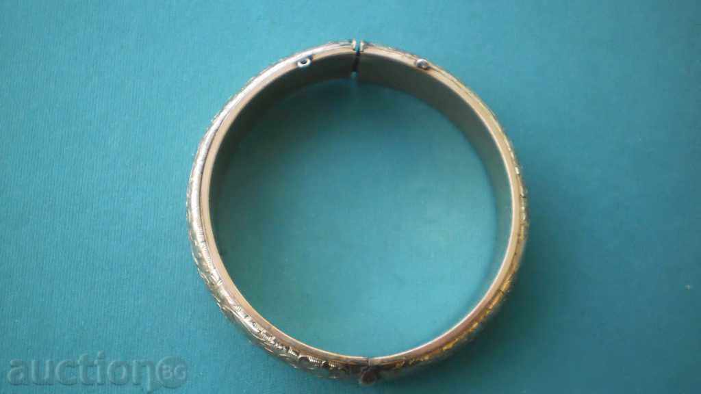 Unic din secolul al 19-lea brățară aurire 37,9 g. 6,6 cm-7,7sm.Krasota cu preț € 33.23 | 64.99 BGN Unic din secolul al 19-lea brățară aurire 37,9 g. 6,6 cm-7,7sm.Krasota cu preț € 33.23 | 64.99 BGN