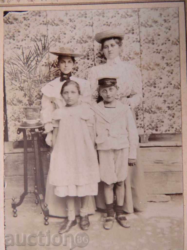 СТАРА ФОТОГРАФИЯ - КАРТОН с цена 13.99 лв. | € 7.15 СТАРА ФОТОГРАФИЯ - КАРТОН с цена 13.99 лв. | € 7.15