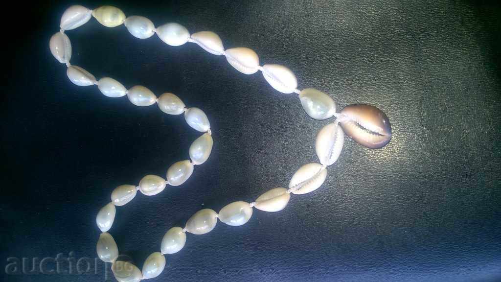 Δημοπρασία Κολιέ - Μπαλί