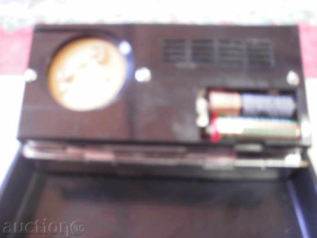 Δημοπρασία Παλιά ιαπωνική ραδιόφωνο ρολόι Δημοπρασία Παλιά ιαπωνική ραδιόφωνο ρολόι