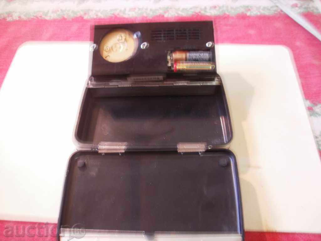 Παράδοση Παλιά ιαπωνική ραδιόφωνο ρολόι Παράδοση Παλιά ιαπωνική ραδιόφωνο ρολόι