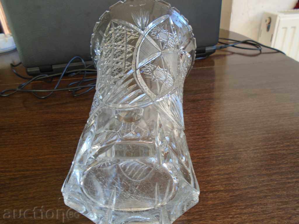Auction BG. CRYSTAL VASE, CUP - BEAUTY FITTINGS Auction BG. CRYSTAL VASE, CUP - BEAUTY FITTINGS
