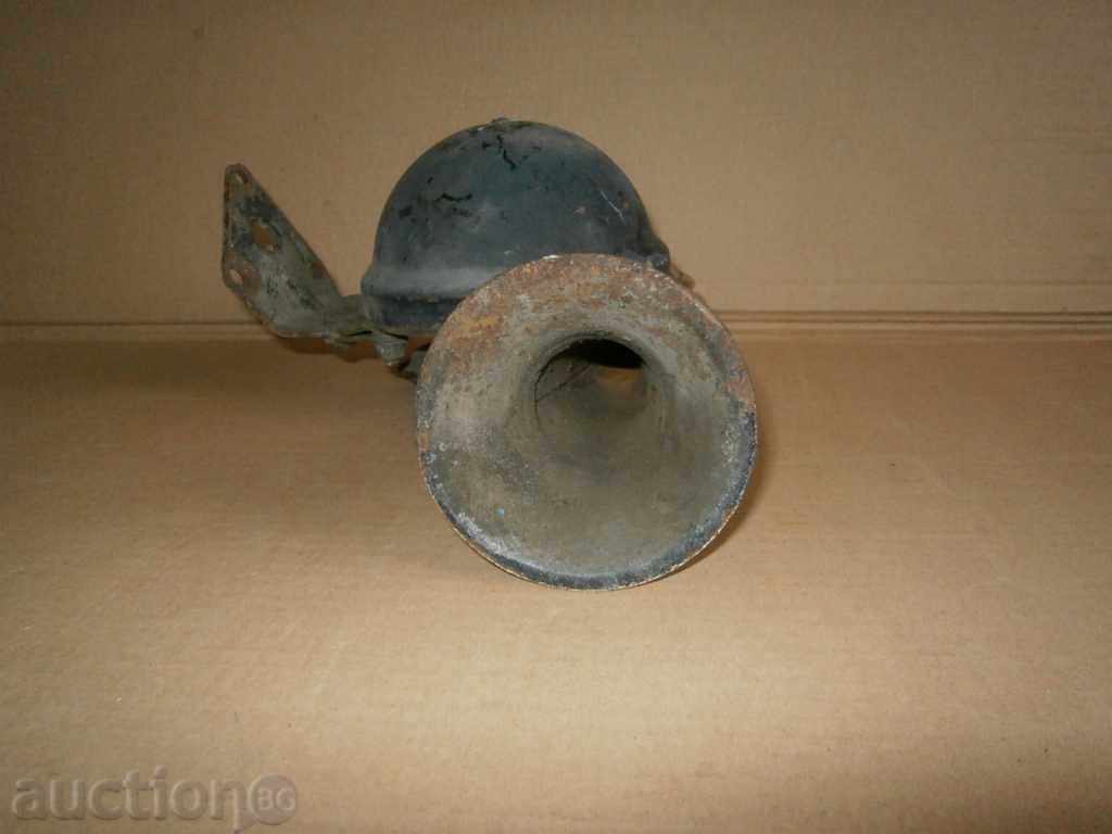 horn thunderbolt from a retro car - 5 horn thunderbolt from a retro car - 5