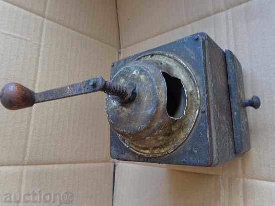 Old grinder spice, coffee black pepper grinder primitive - 7 Old grinder spice, coffee black pepper grinder primitive - 7