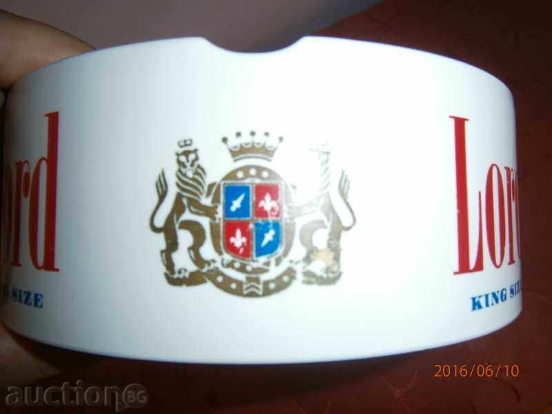 Τασάκι Κυρίου - ΑΡΙΣΤΗ - ΠΑΝΩ ΑΠΟ 25 ΧΡΟΝΙΑ με τιμή 25.00 BGN | € 12.78 Τασάκι Κυρίου - ΑΡΙΣΤΗ - ΠΑΝΩ ΑΠΟ 25 ΧΡΟΝΙΑ με τιμή 25.00 BGN | € 12.78