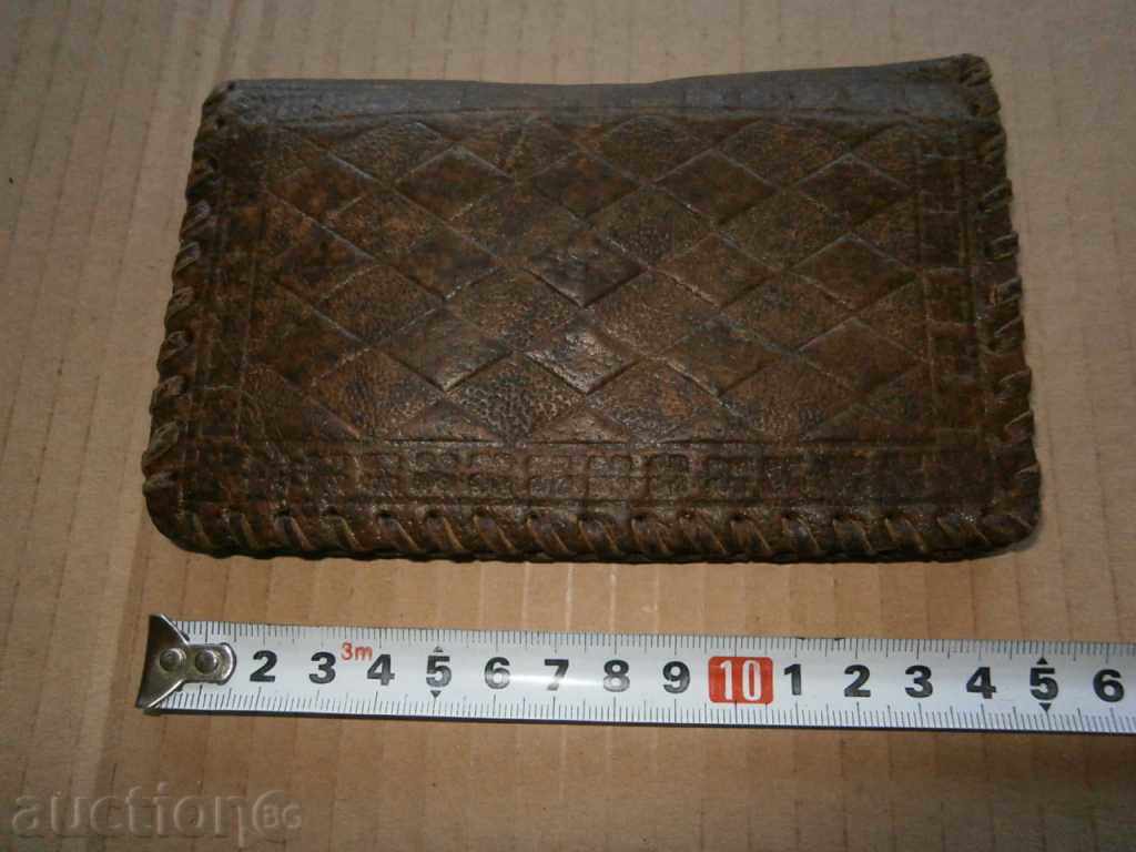 Delivery of antique leather wallet Delivery of antique leather wallet