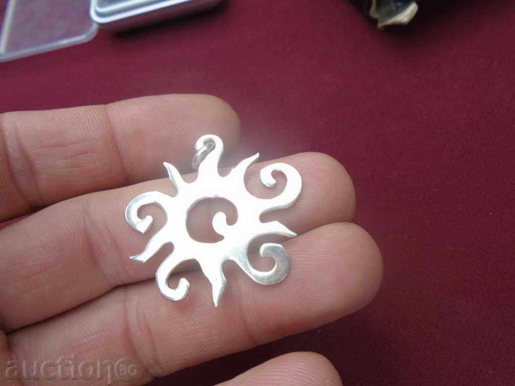 Δημοπρασία Ασημένιο κολιέ / Θέσεις 925 Δημοπρασία Ασημένιο κολιέ / Θέσεις 925