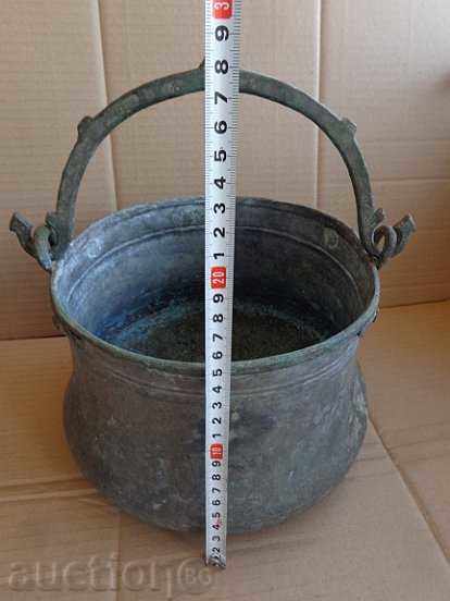 Auction  Old bakery mince, baker, pot