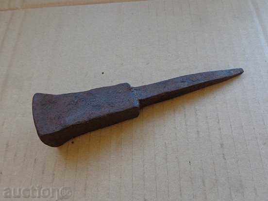 An old anvil for hair sticking, wrought iron with price 29.00 BGN | € 14.83 An old anvil for hair sticking, wrought iron with price 29.00 BGN | € 14.83