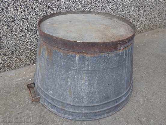 An old galvanized basin, a trough, a household pot with price 63.00 BGN | € 32.21 An old galvanized basin, a trough, a household pot with price 63.00 BGN | € 32.21