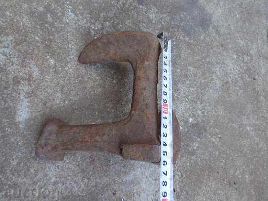 Auction  Old shoemaker anvil, wrought iron
