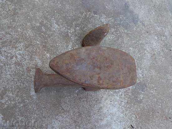 Delivery of Old shoemaker anvil, wrought iron