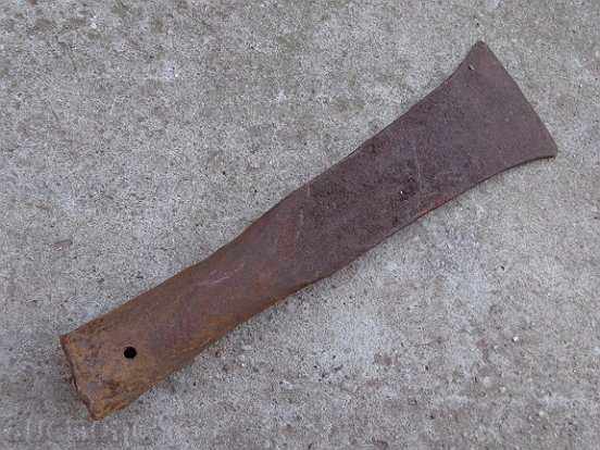 Old knife for stone, stone, chisel, wicker, wrought iron with price 38.00 BGN | € 19.43 Old knife for stone, stone, chisel, wicker, wrought iron with price 38.00 BGN | € 19.43