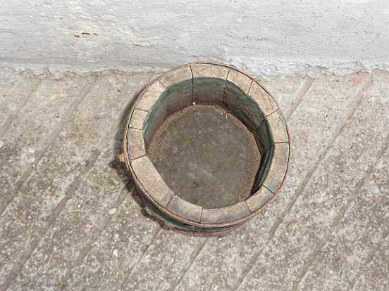 Old piston for oil, cure, keg, wood, wooden, landing - 6