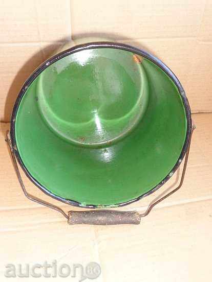 Auction Sock pot with handle, enameled bowl, enamel, utensils Auction Sock pot with handle, enameled bowl, enamel, utensils