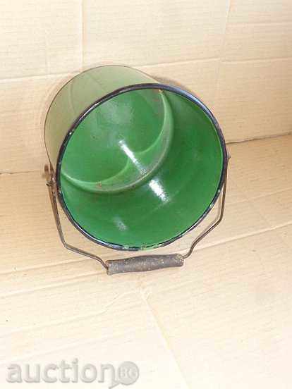 Delivery of Sock pot with handle, enameled bowl, enamel, utensils Delivery of Sock pot with handle, enameled bowl, enamel, utensils