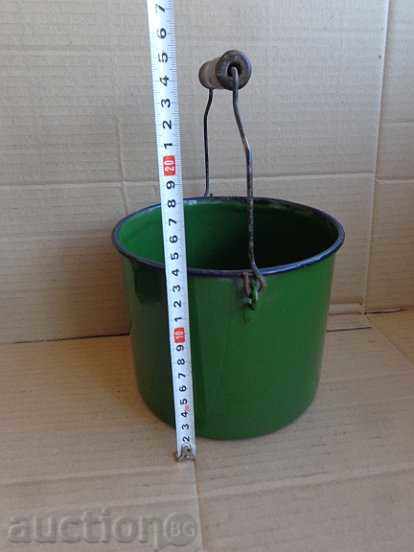 Delivery of Sock pot with handle, enameled bowl, enamel, utensils Delivery of Sock pot with handle, enameled bowl, enamel, utensils