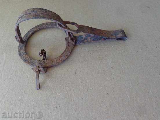 An old mink trap for Mickey Mouse, wrought iron, rare - 7