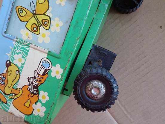 Pedigree toy with No Puddies, truck, car, cart - 7 Pedigree toy with No Puddies, truck, car, cart - 7