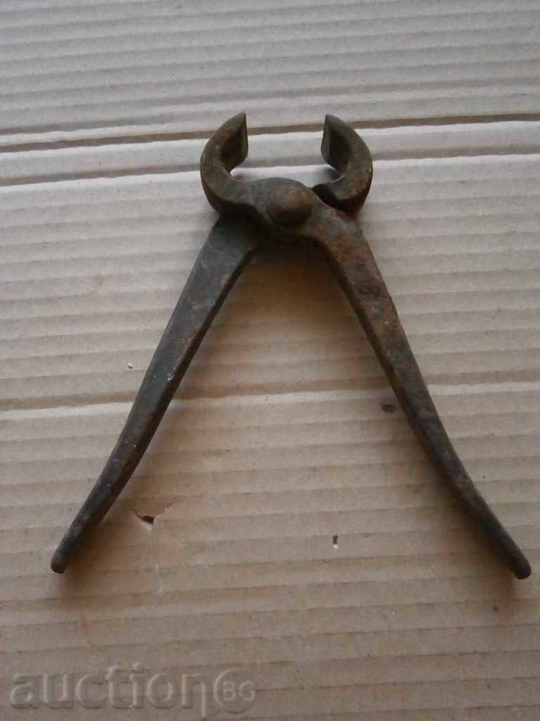 old pliers - 5 old pliers - 5