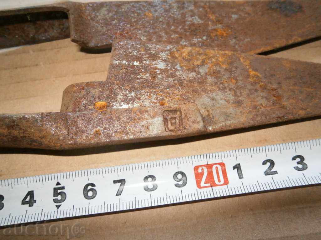 Auction  old scissors